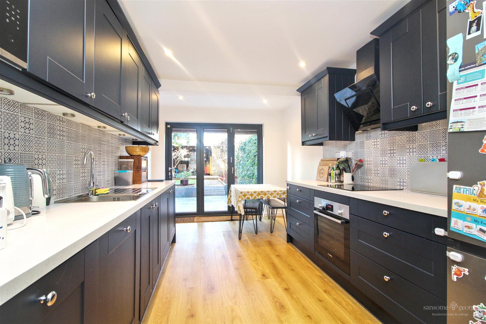 3 bed property in Grovelands Road, Reading
